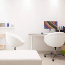 御所南はなこクリニック診察室