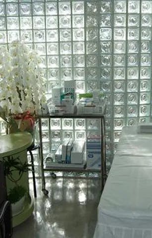 東松原皮フ科処置室