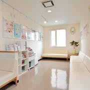 新琴似皮膚科スキンケアクリニック待合室2