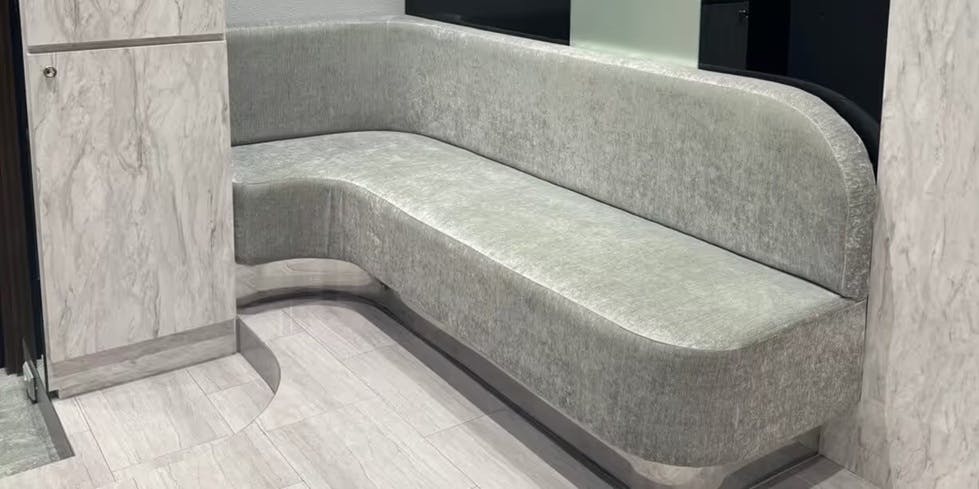 レジーナクリニック 沖縄那覇院待合室