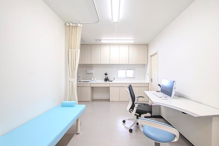 横倉皮膚科診察室