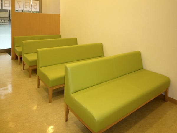 かものはし皮フ科待合室