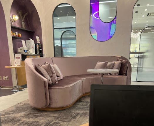 クリニックフォア 心斎橋PARCO院待合室