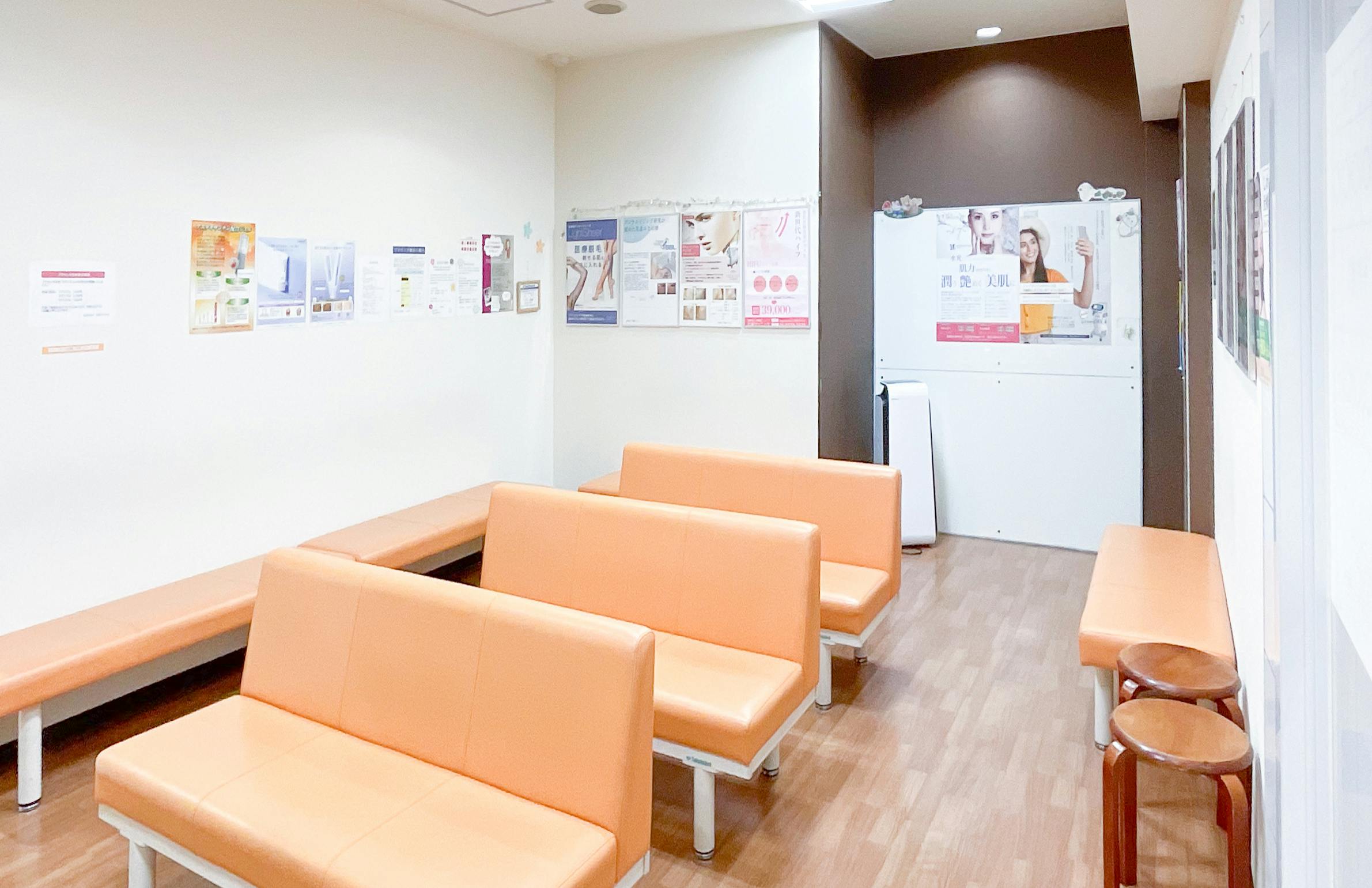 江坂クリニック待合室