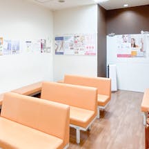 江坂クリニック待合室