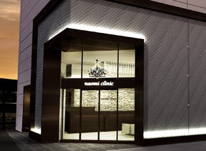 なおみ皮フ科クリニックエントランス