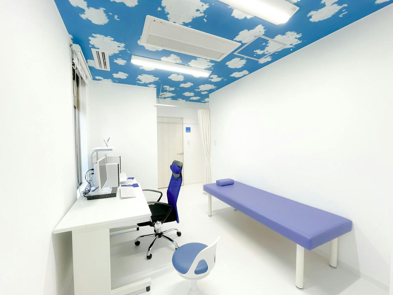 あおい皮ふ科 秋田駅前クリニック診察室