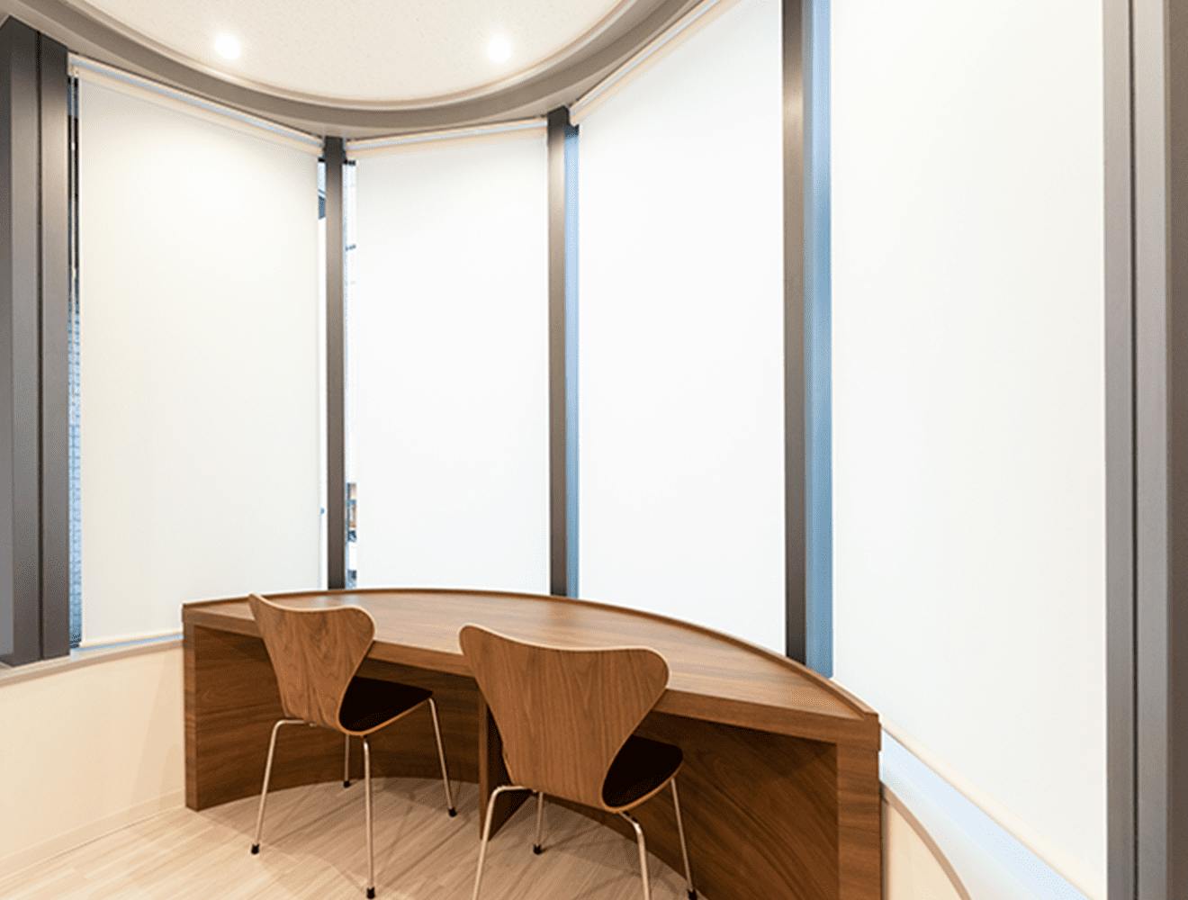 中野駅南口皮膚科待合室