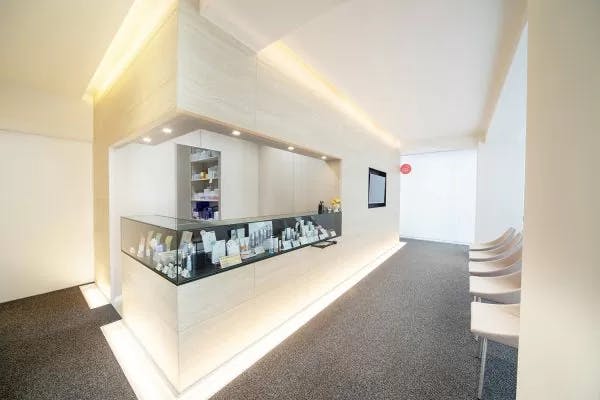 御所南はなこクリニック受付