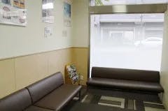 ヨシオカ皮膚科医院待合室