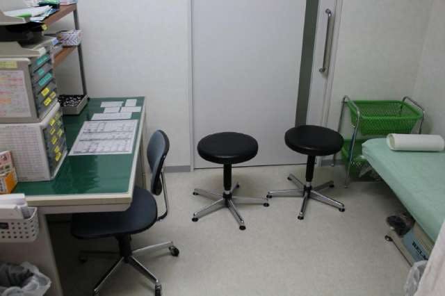 千賀皮膚科クリニック診察室