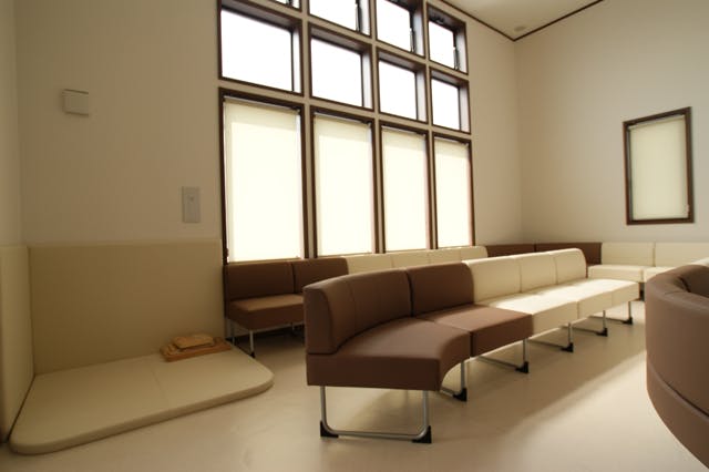 せきのした皮フ科待合