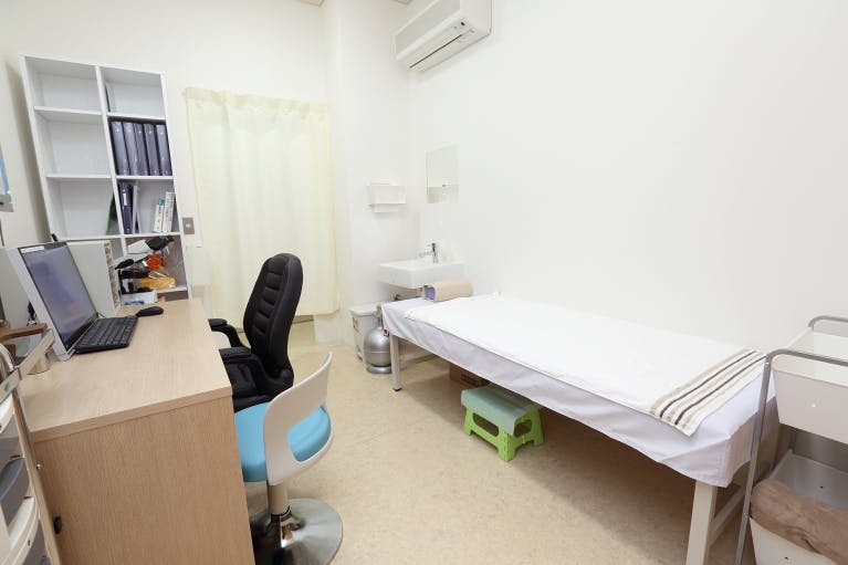 牟礼の里駅前クリニック診察室