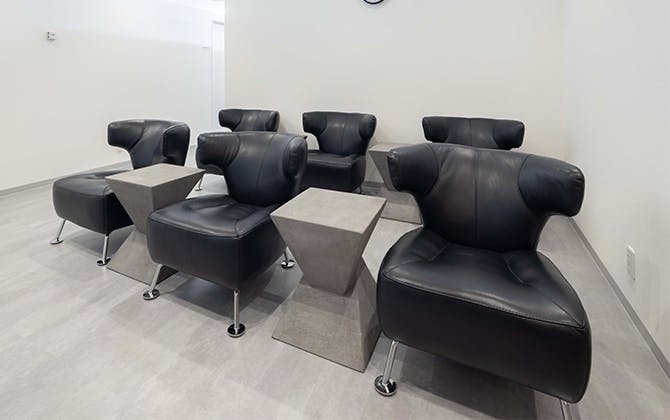 メンズエミナル 梅田院待合室