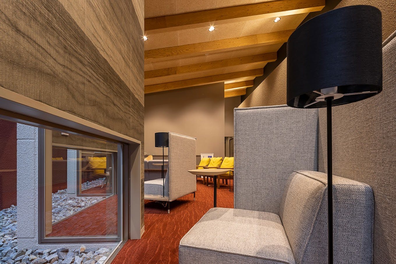 武岡皮膚科クリニック待合室2