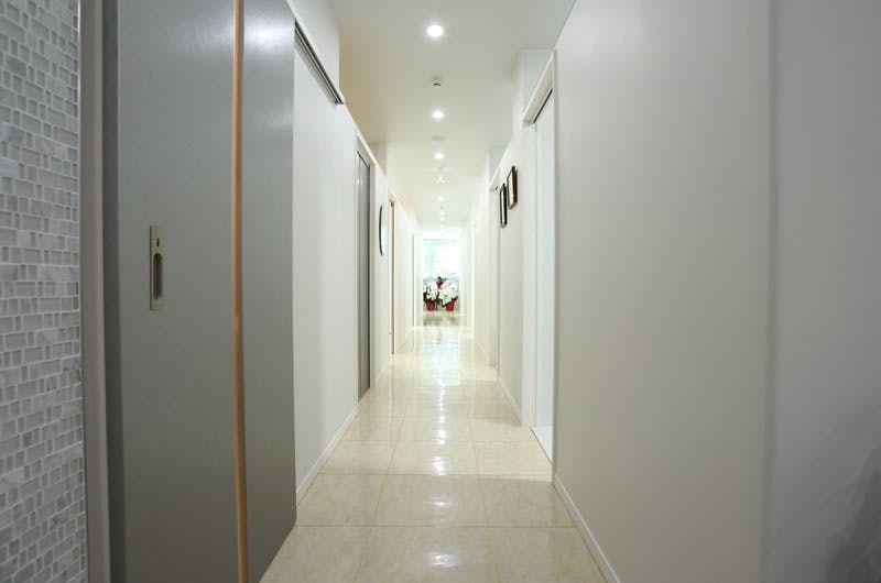 銀座グランフォレクリニック/ 旧名：おおもりクリニック通路