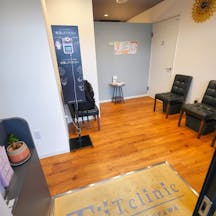 Tクリニック(T clinic Kakogawa)待合室