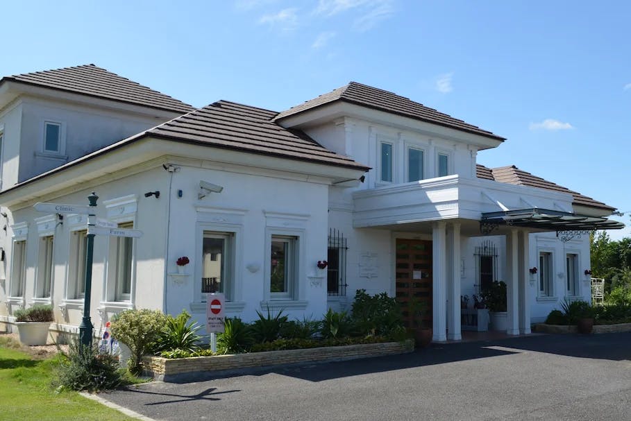 つくば・土浦鶴町皮膚科クリニック外観