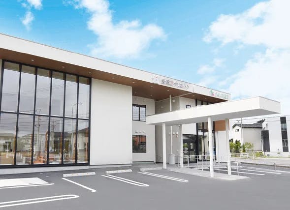 安城真クリニック外観