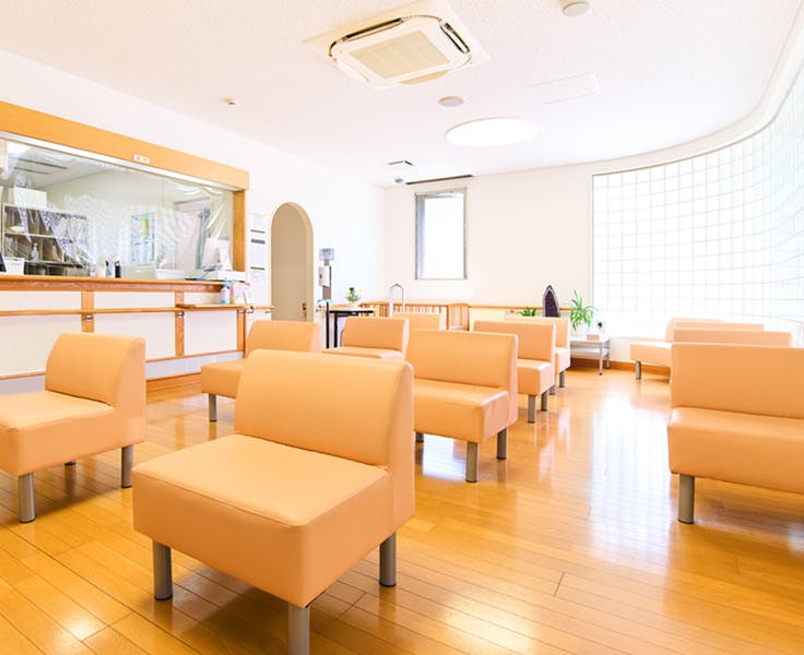 オザキクリニック 羽村院受付 待合室