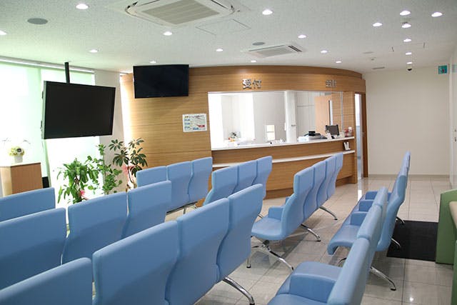 岩田皮膚科クリニック受付 待合室