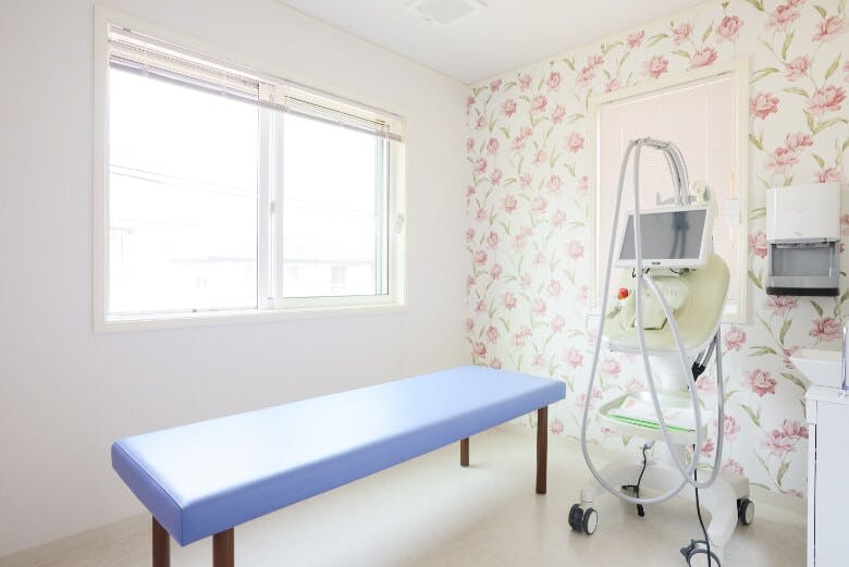 新座はなふさ皮膚科処置室