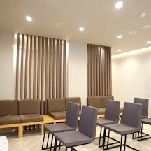八潮 形成外科・皮ふ科待合室