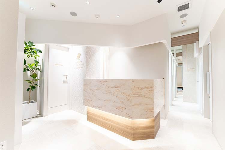 白金高輪駅前ゆう皮膚科クリニック受付