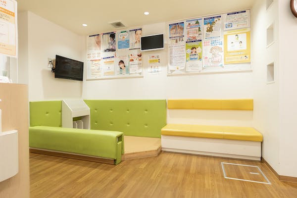 やまなか皮ふ科クリニック待合室