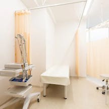 稲田堤ひふ科クリニック処置室