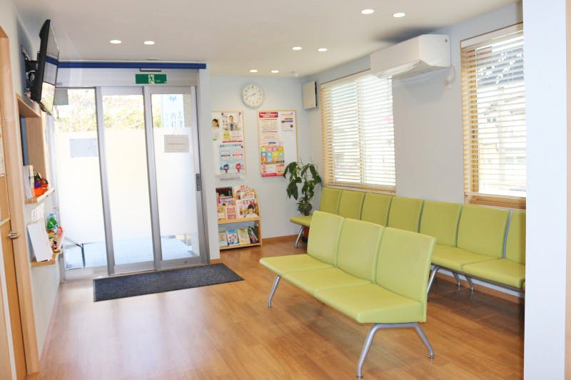志津さくら内科クリニック待合室