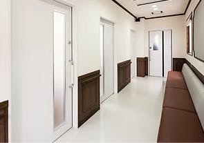 かみやま皮フ科廊下