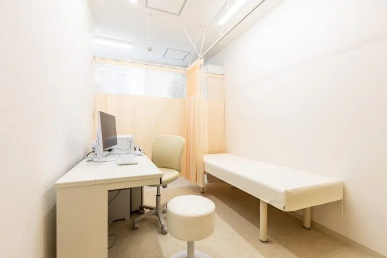 稲田堤ひふ科クリニック診察室