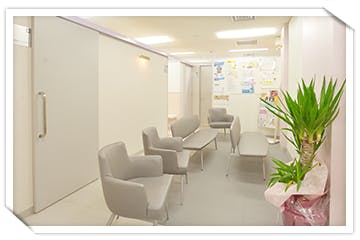 天神美容皮膚科師井美樹クリニック待合室