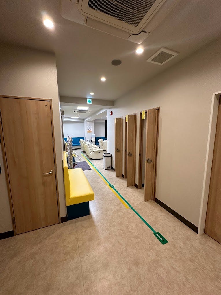 むこうがおかクリニック/ 旧名：ゆうえんクリニック待合室