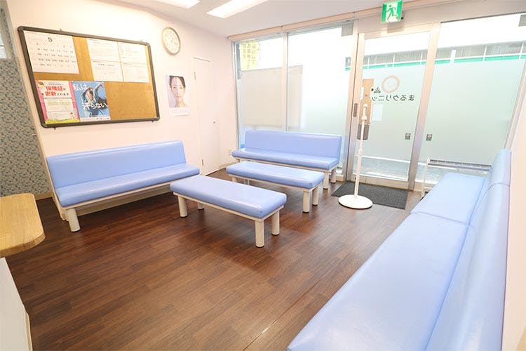 まるクリニック待合室