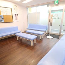 まるクリニック待合室