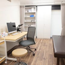 水道橋駅前こばやし皮フ科形成外科診察室