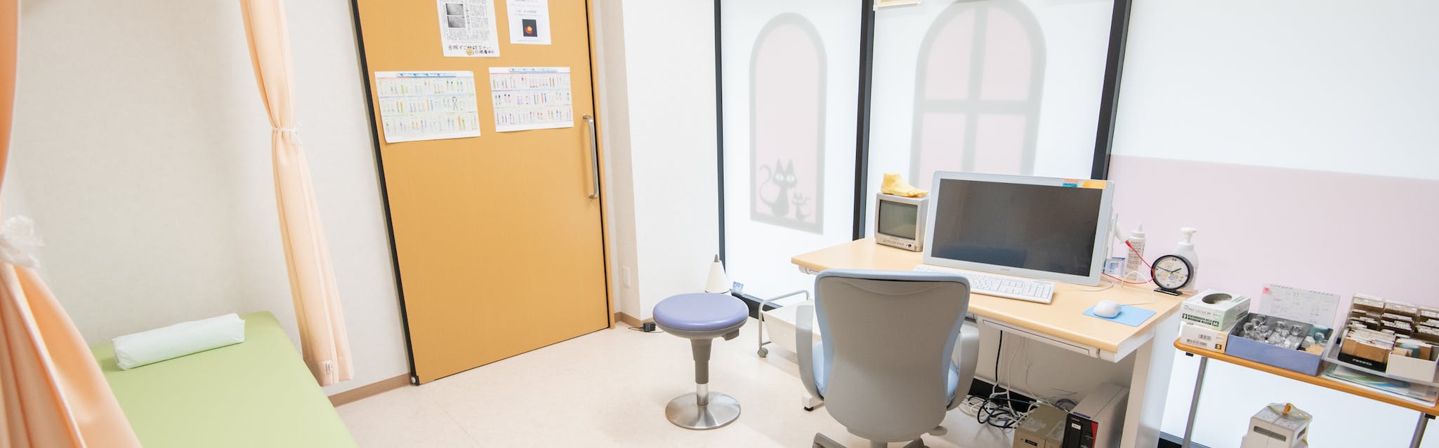 田口皮膚科医院診察室