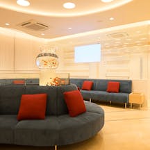 上野レディースクリニック待合室