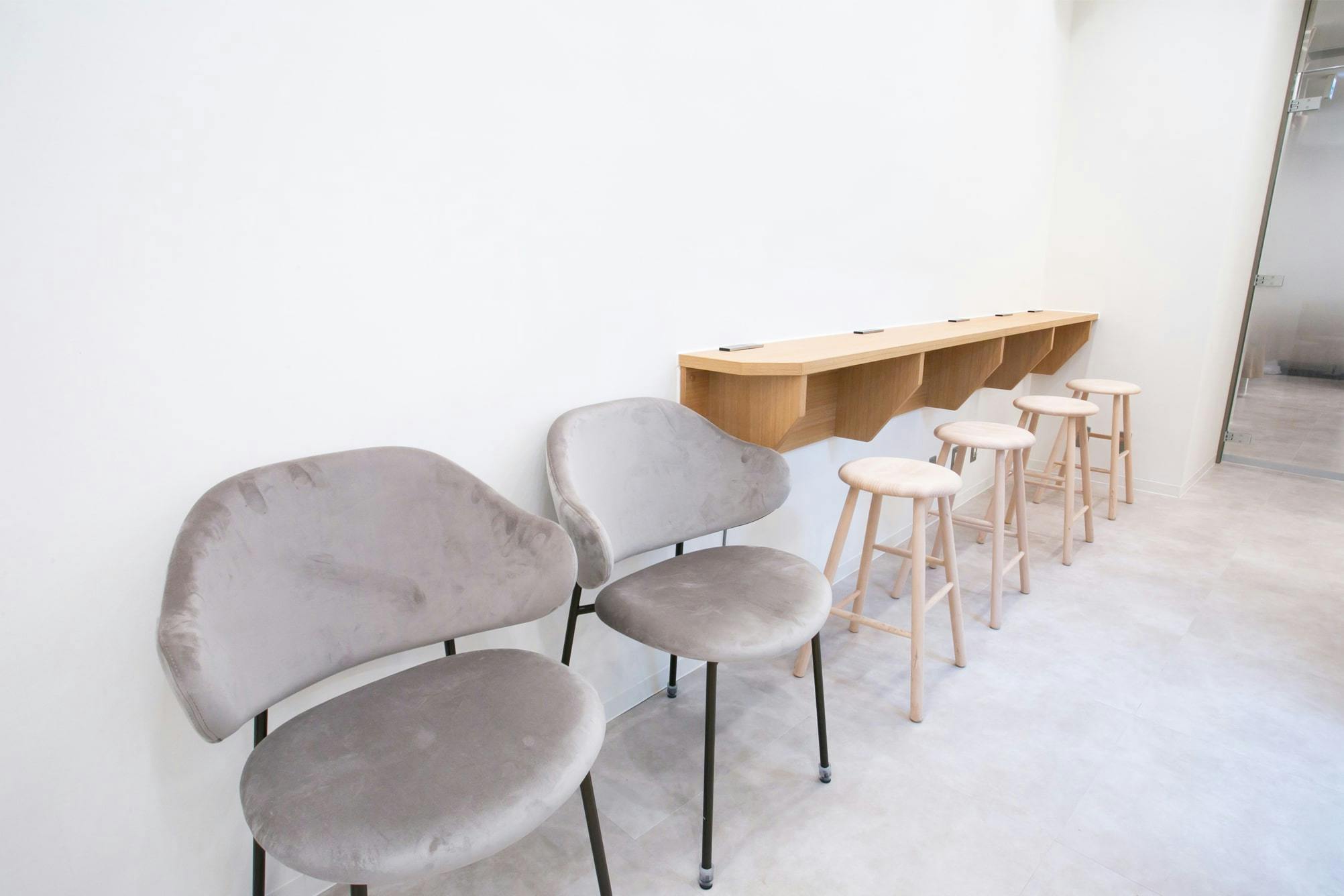 渋谷内科・スキンケアクリニック待合室2