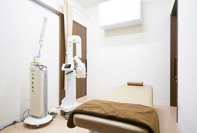 初石皮膚科クリニック処置室