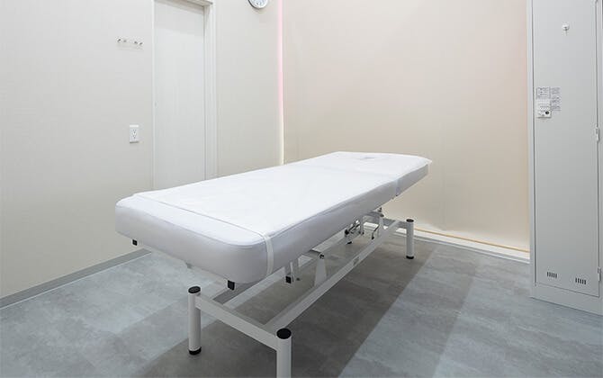 メンズエミナル 心斎橋院施術室