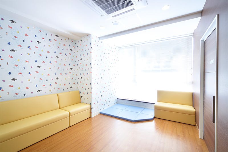 稲田堤駅前脳神経外科内科クリニック待合室