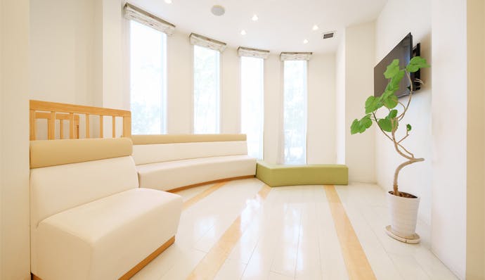 やまだ形成外科内分泌内科クリニック待合室