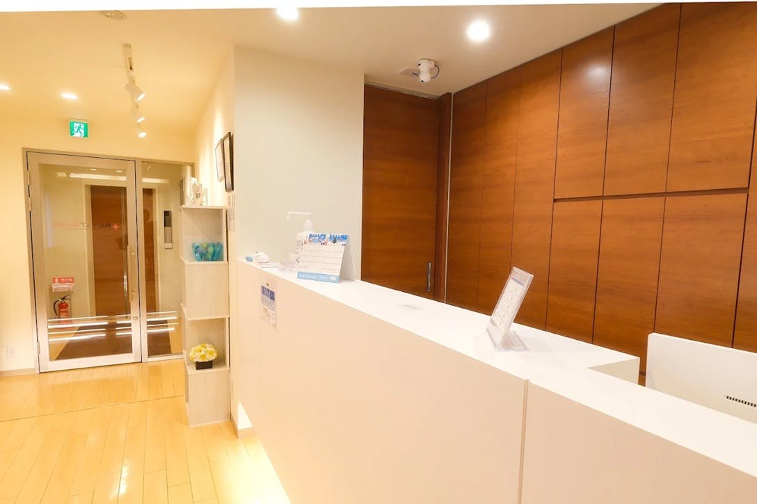 梅田キュア矯正歯科受付