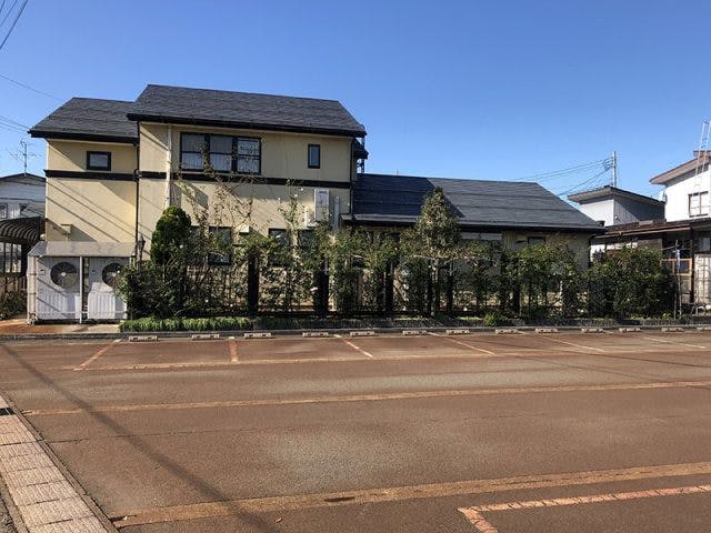 相澤内科医院駐車場