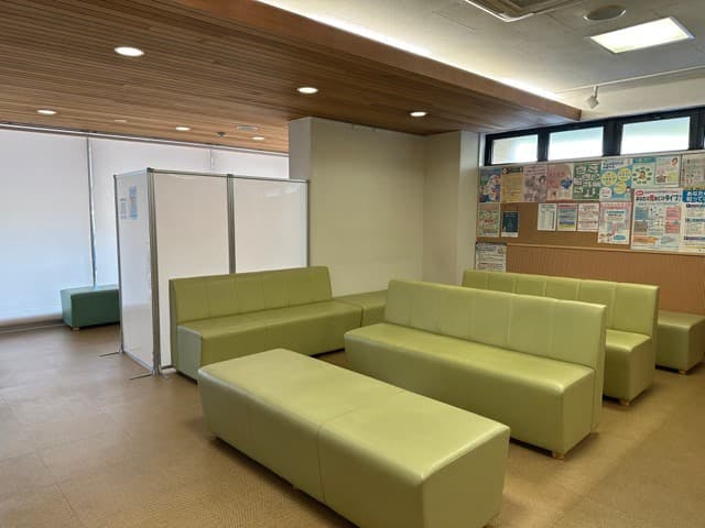 七草ファミリークリニック待合室