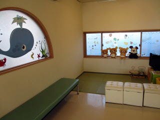 やなぎほり皮膚科クリニック待合室