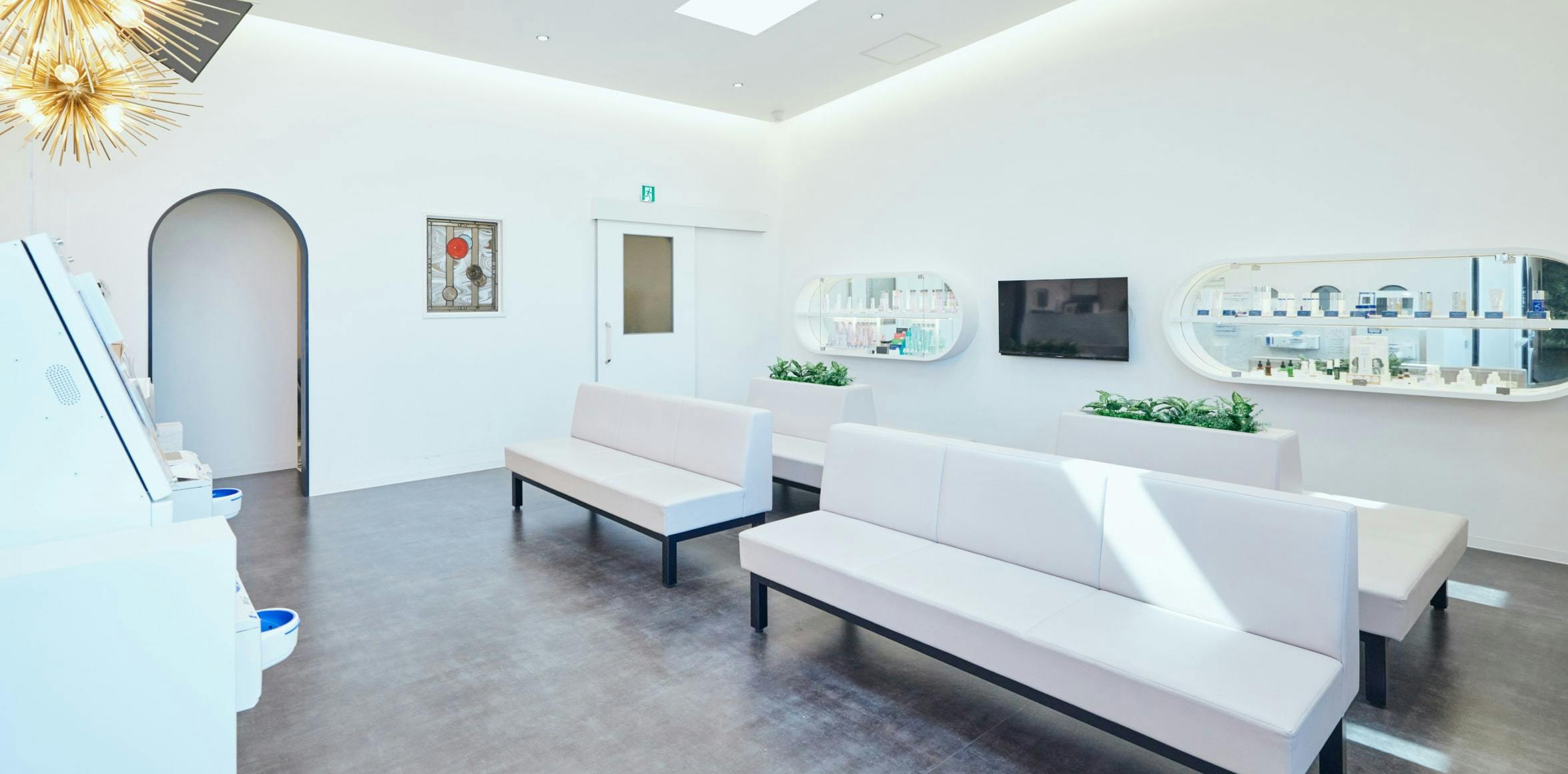 小野寺医院待合室2